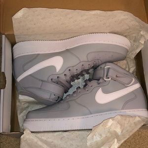 Mid Air Force 1’s ‘07